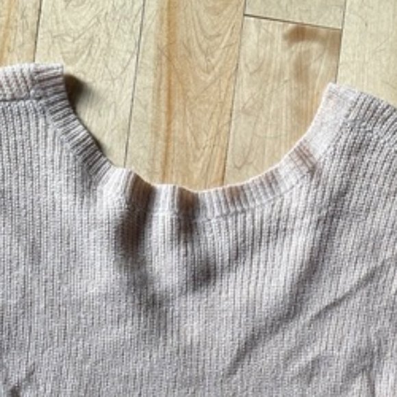 Women's Sweater - Picture 2 of 5